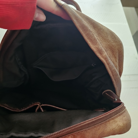 Leather convertible backpack & shoulder bag in brown vintage leather - Picture 3 of 4